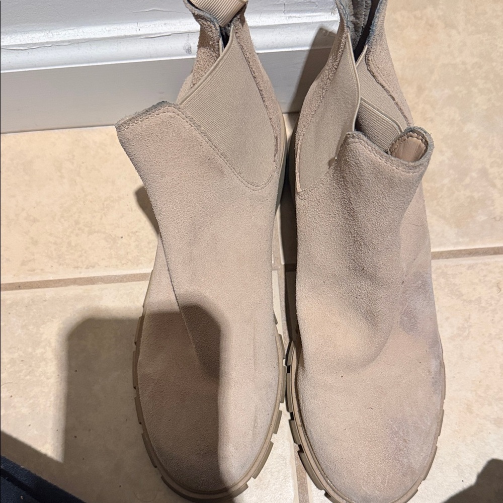 Steve Madden Tan Suede Ankle Boots